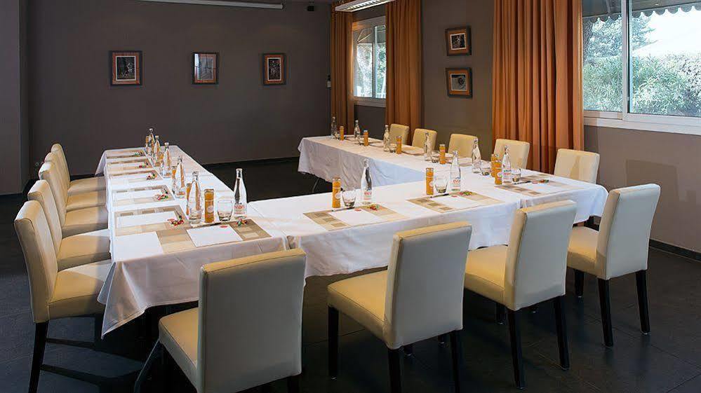 Le Safari Hotel Restaurant Carpentras Esterno foto
